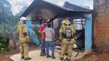 Duas casas são destruídas em incêndio no Melissa