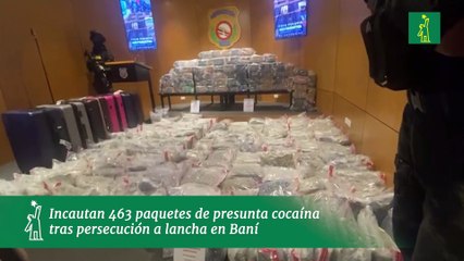 Incautan 463 paquetes de presunta cocaína tras persecución a lancha en Baní