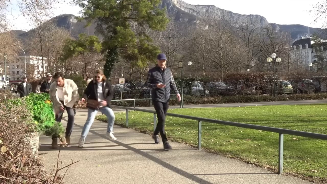 BUSHMAN PRANK 2025! BUSHMAN POLICE SCARE PRANK REACTIONS 2025!