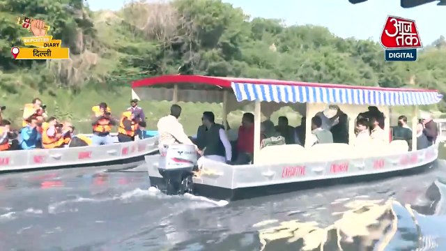 दिल्ली में यमुना सफाई अभियान तेज, जायजा लेने पहुंचे प्रवेश वर्मा