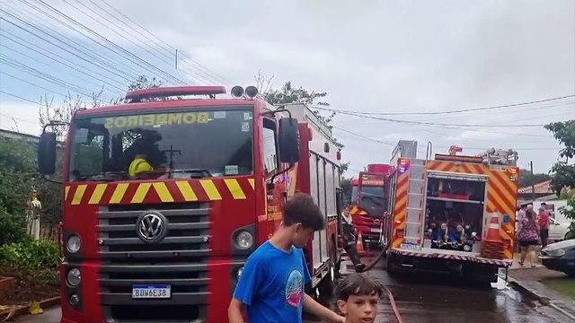 Morador ouve explosão e sai correndo de casa em chamas na Região Norte