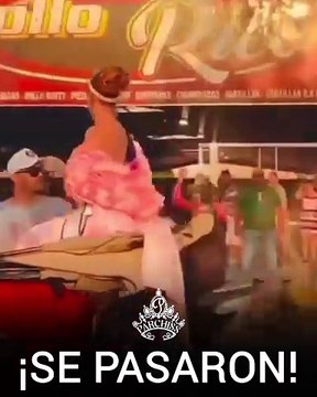 Miss Carabobo es atacada con espuma en la celebración de Carnavales
