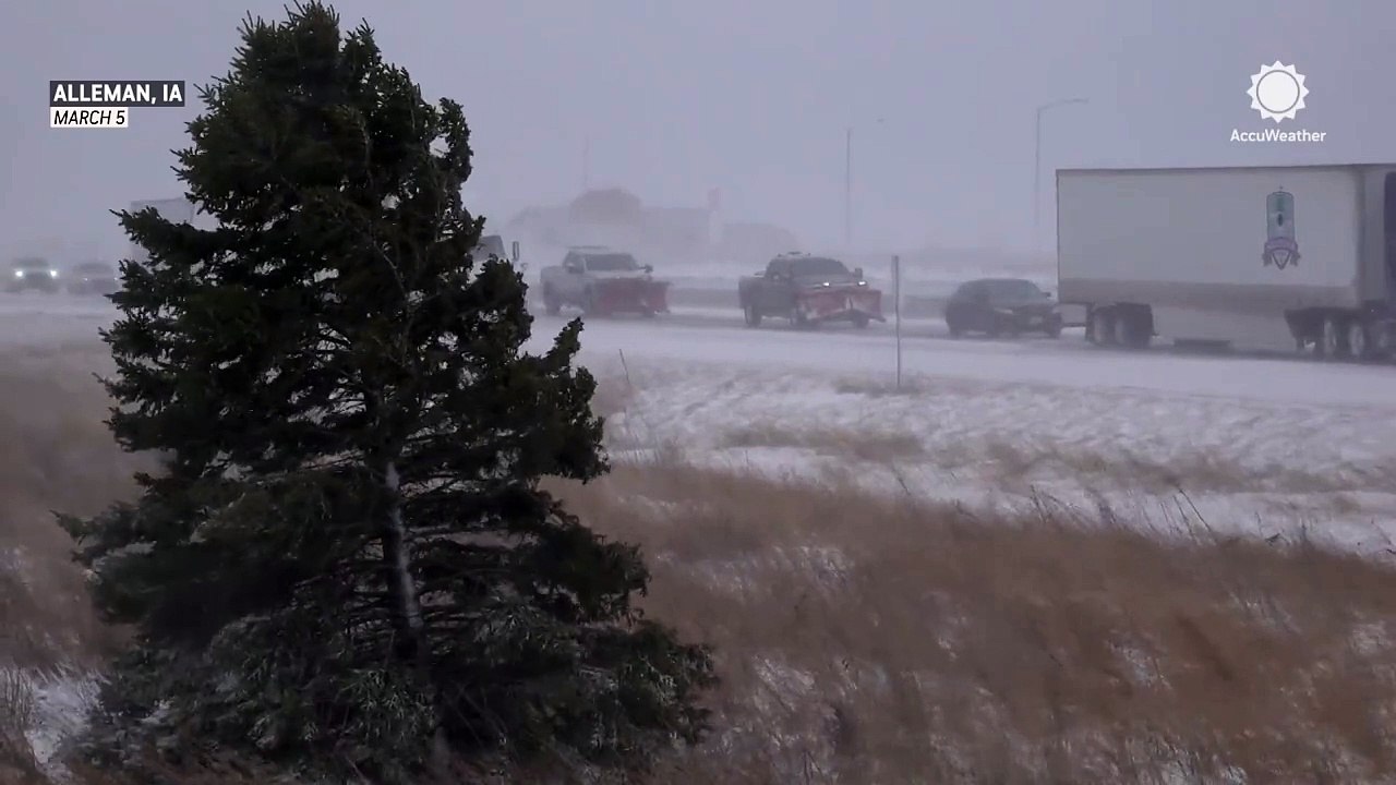 Snow causes dangerous whiteout conditions on roads in Iowa