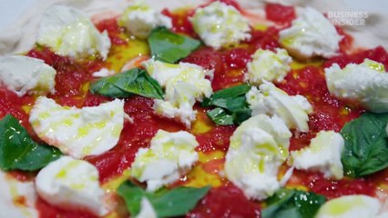 A British tourist and an American find the best pizza in Los Angeles