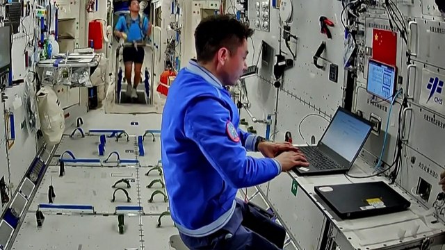 Chinese Astronauts - Conduct Experiments And Maintenance On Tiangong Space Station