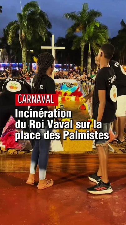 [GUYANE] Incinération du Roi Vaval sur la place des Palmistes