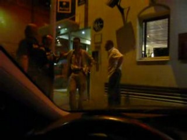 Ref:x5b1rc Attente devant l hôtel Kyriad