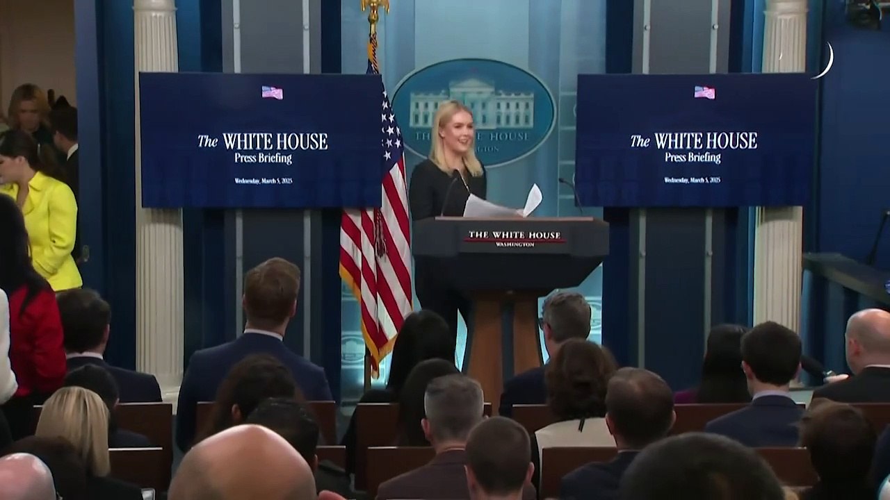 EEUU aplaza aranceles a importaciones de autos de Canadá y México, pero no avanza con Trudeau