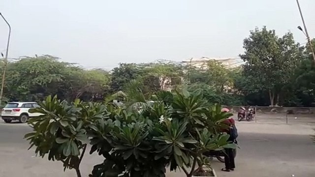 Rajasthan Weather : जयपुर में पलटा मौसम का मिजाज, सर्दी बढ़ने से धूज रहे लोग