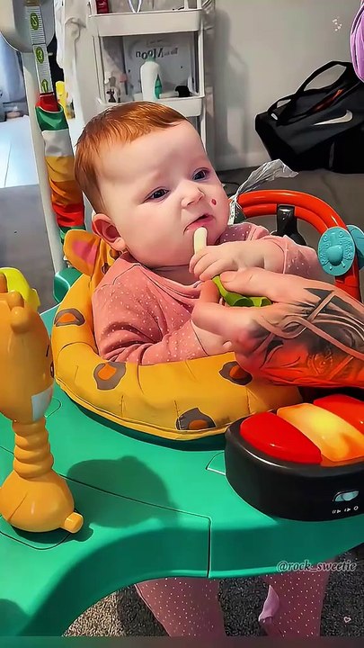 😂baby and food#sweetie #funnybaby #funny #baby #loveyou #kidstiktok #Love #fyp