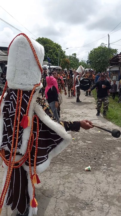 kirab drumband banser