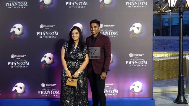 Suryakumar Yadav का वाइफ देविशा शेट्टी के साथ एक रेड कार्पेट इवेंट पर दिखा स्टाइलिश लुक | Nita Ambani