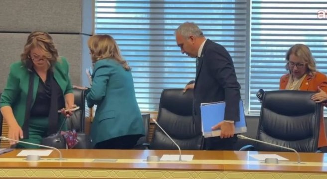 Komisyonda kriz: CHP'li vekiller salonu terk etti!