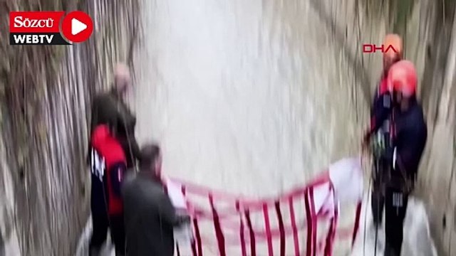 Su kanalında mahsur kalan karaca kurtarıldı