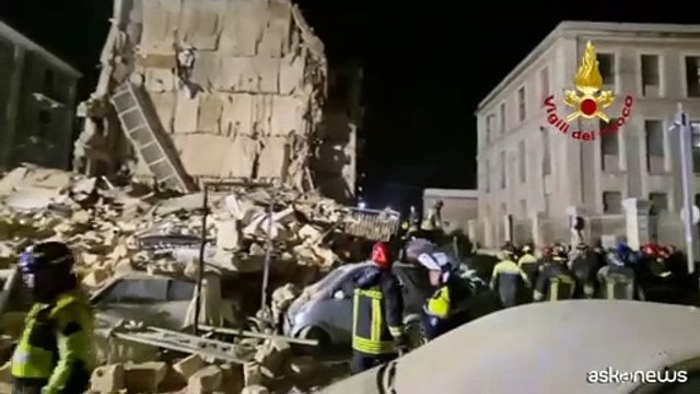 Palazzina di cinque piani crollata a Bari, si cerca una donna