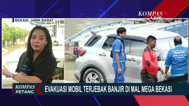 Begini Proses Evakuasi Mobil yang Terjebak Banjir di Mega Mal Bekasi | BENCANA BANJIR