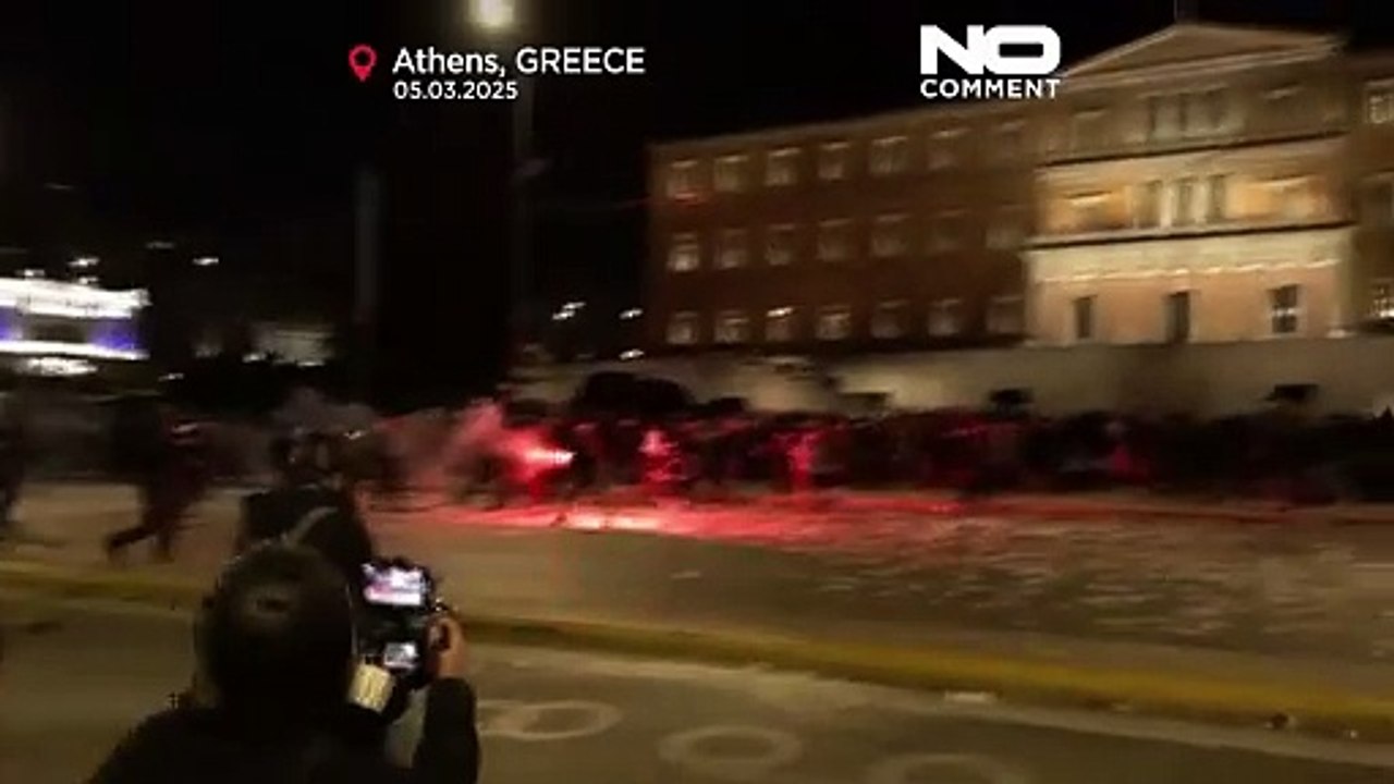 Protesters clash with police in Athens over 202...