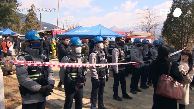 Avión militar surcoreano lanza por error ocho bombas y hiere a civiles