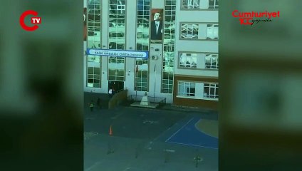 Ankara’da ders sırasında okulda çalınan ilahiye tepki