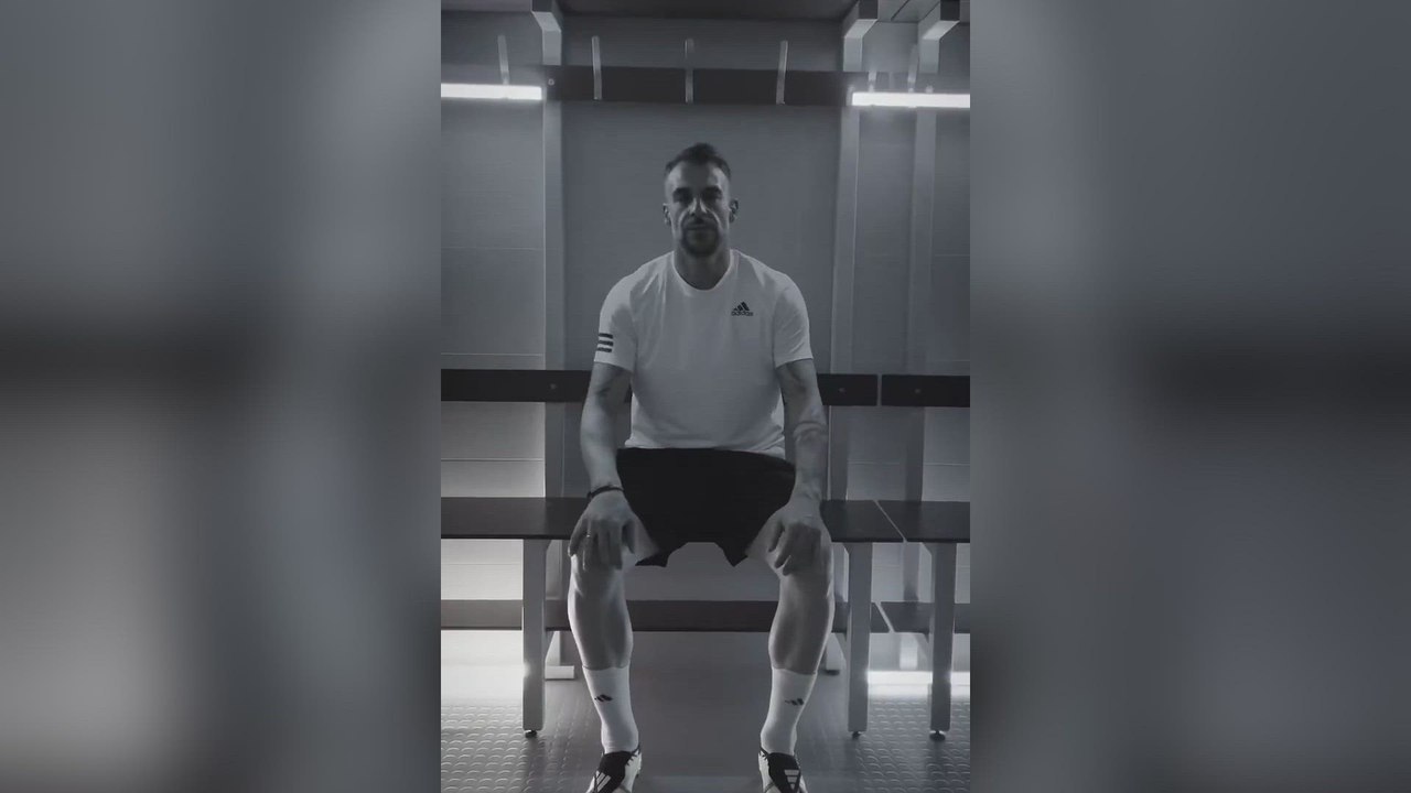 Negredo cuelga las botas