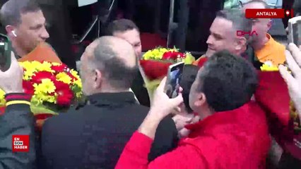 Galatasaray, Antalya'da coşkuyla karşılandı