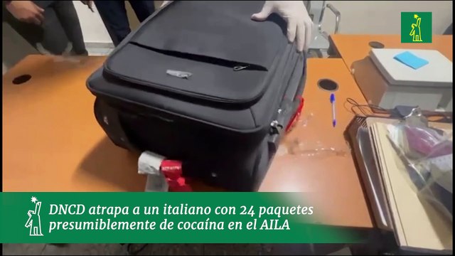 DNCD atrapa a un italiano con 24 paquetes presumiblemente de cocaína en el AILA