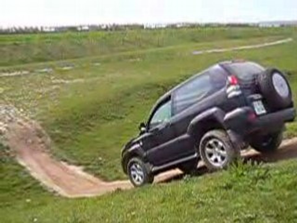 Descente de pente en land cruiser
