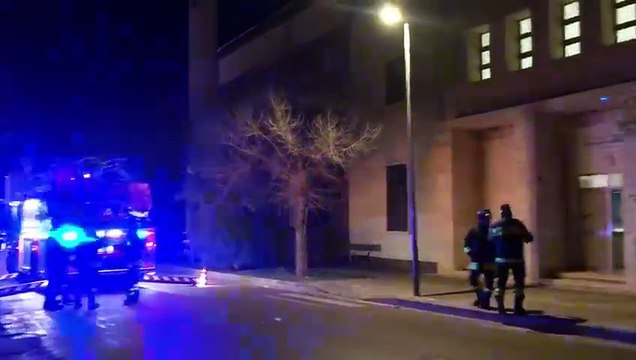Crolla il solaio, palazzina evacuata dai vigili del fuoco