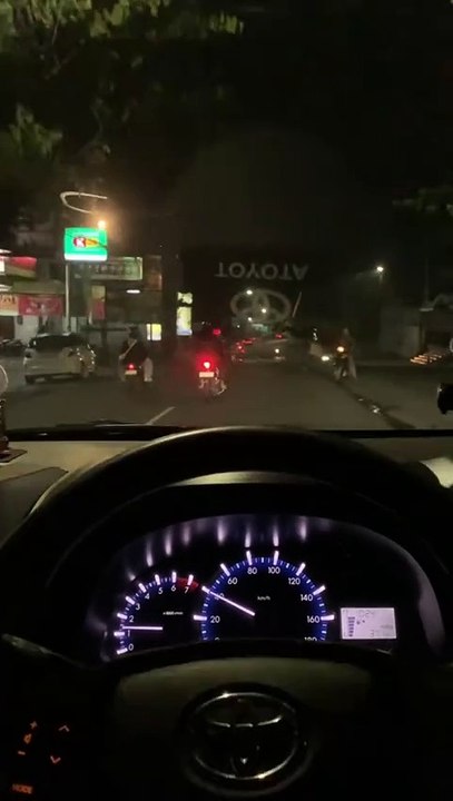 jalan jalan malam