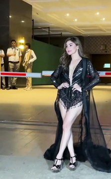 Kangana Sharma Spotted At Bandra💞Looking So So Gorgeous #kanganasharma #spotted #celebritieslook