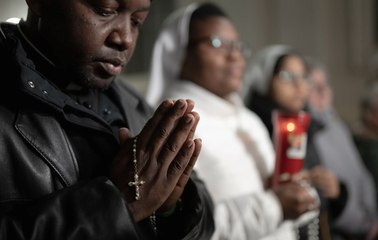 O Papa Francisco envia mensagem de áudio do hospital