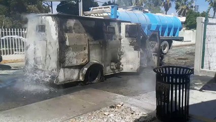 Se incendia camión de valores al dejar 2 millones de pesos en un Banco del Bienestar