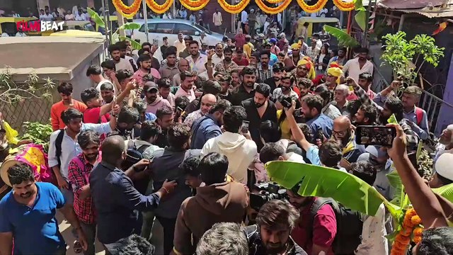 Prajwal Devaraj Entry ರಾಕ್ಷಸನ ಎಂಟ್ರಿಗೆ ಪಟಾಕಿ ಸಿಡಿಸಿ ಸಂಭ್ರಮಿಸಿದ ಫ್ಯಾನ್ಸ್