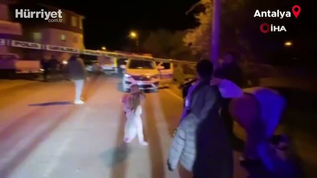 Bina sakinlerine büyük şok! Beşiğin üzerine kapı düştü, belediye apartmanı mühürledi