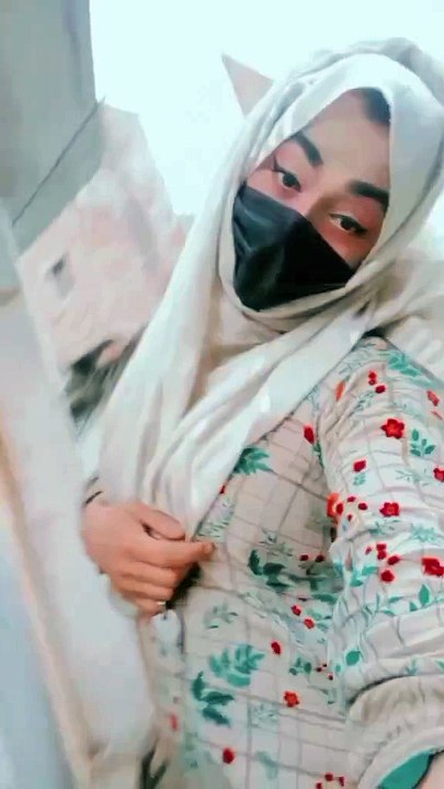 Hot Hijab girl