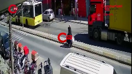 Avcılar'da acı olay: Yolun karşısına geçmek isterken otomobil çarptı