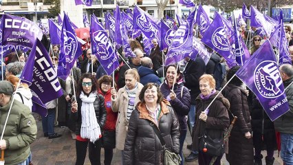Concentración de UGT y CCOO en la Plaza de la Universidad de Valladolid