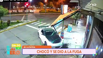 VIDEO: ¡Exceso de velocidad! Vehículo colisionó contra la estructura de una tienda
