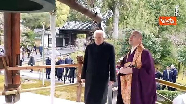 Mattarella visita il Tempio Kinkaku-ji a Kyoto