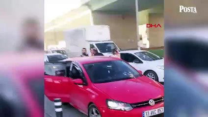 Esenyurt'ta kavga! Küçücük bedeniyle babasını böyle engellemeye çalıştı