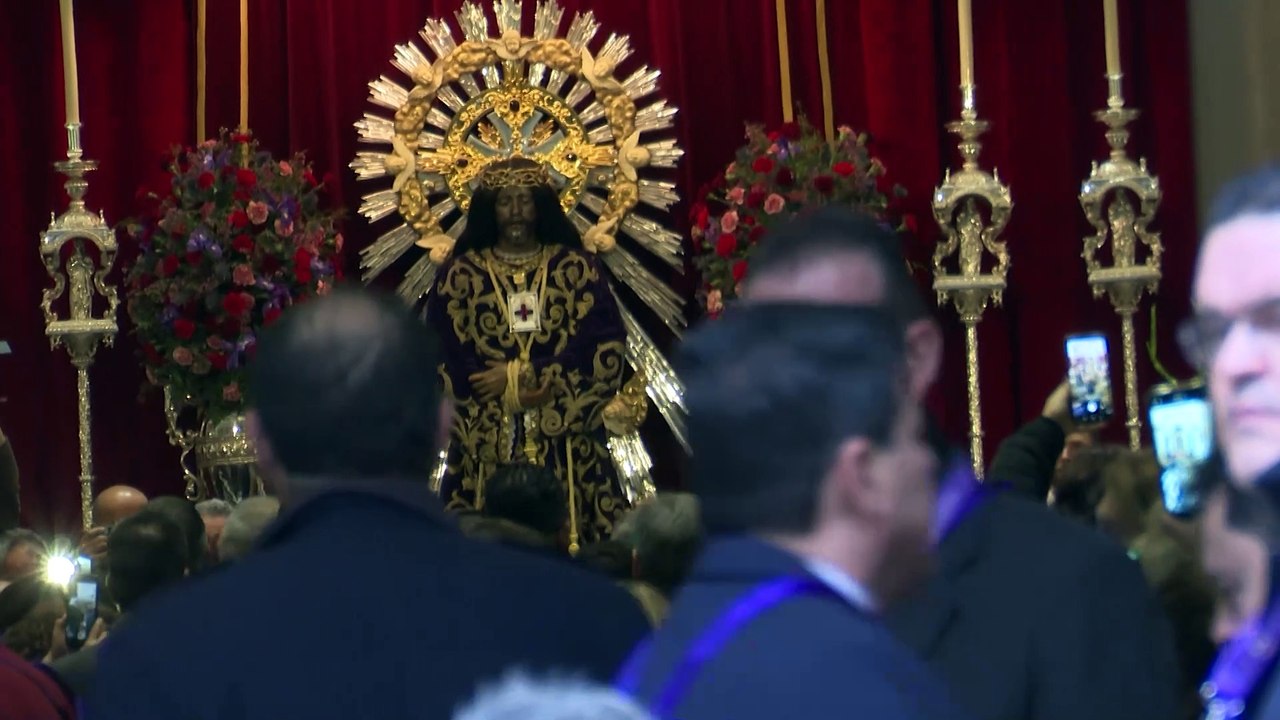 El Rey Felipe venera a Nuestro Padre Jesús Nazareno en la Basílica del Cristo de Medinaceli