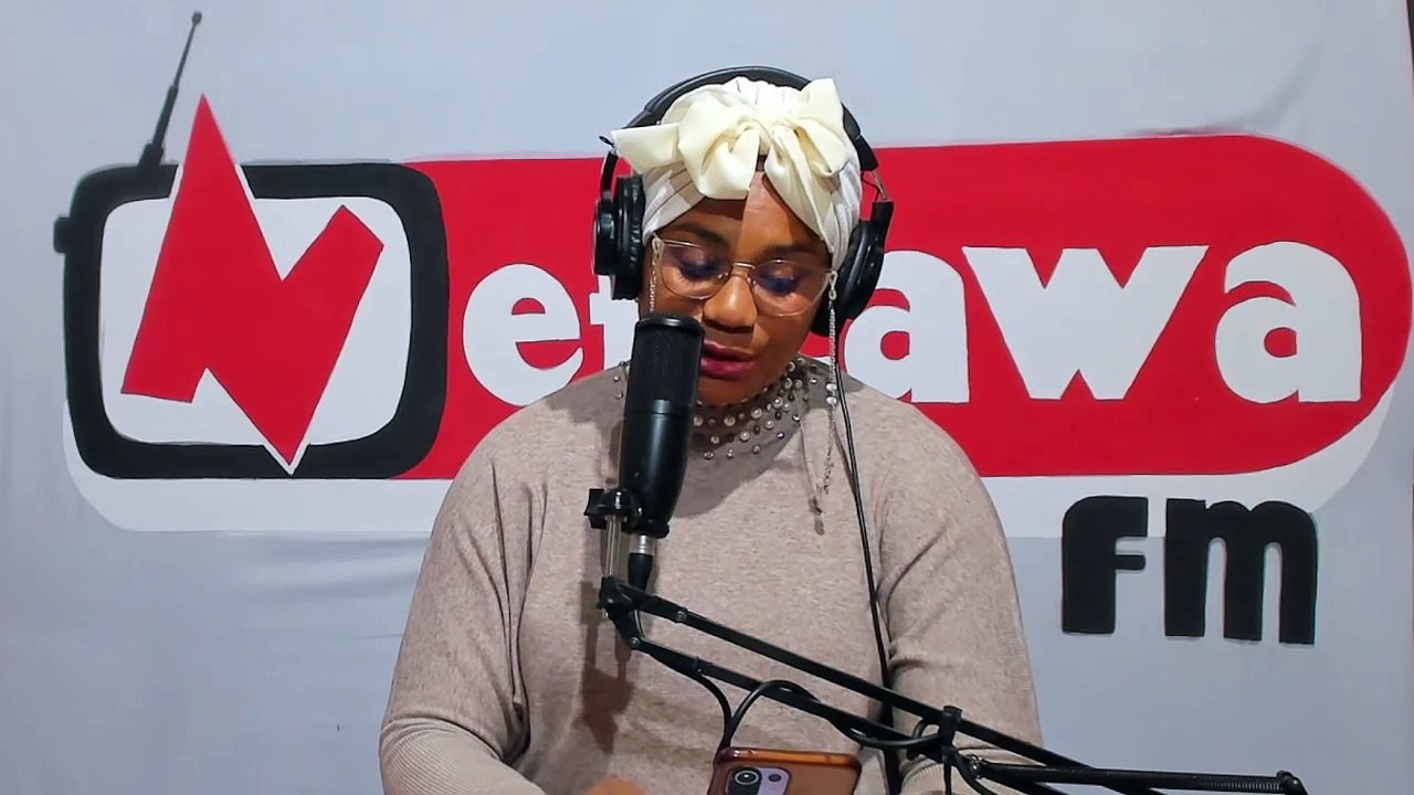 في فقرة صحتك تهمنا موضوعنا اليوم   كيفية حفظ المواد الغذائية في مختلف مراحل السلسة الغذائية عماد بن صالح المنسق الجهوي للهيئة الوطنية للسلامة الصحية بقبلي