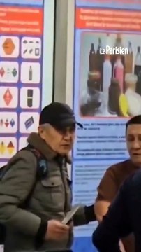 Un voyageur désarme un preneur d'otage dans un aéroport