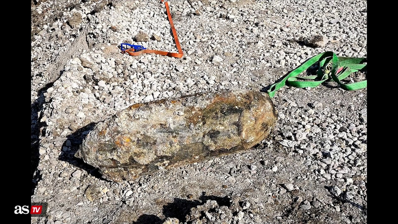Police release photos of WW2 bomb which caused massive train disruption in Paris