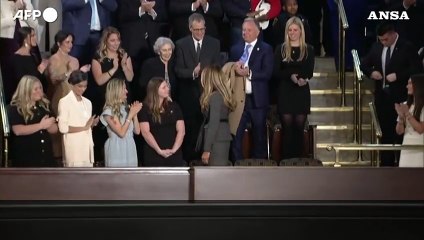 Trump ringrazia Musk, standing ovation e fischi al Congresso