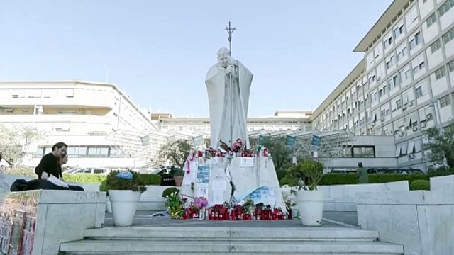 El papa Francisco agradece las oraciones por él en un mensaje desde el hospital