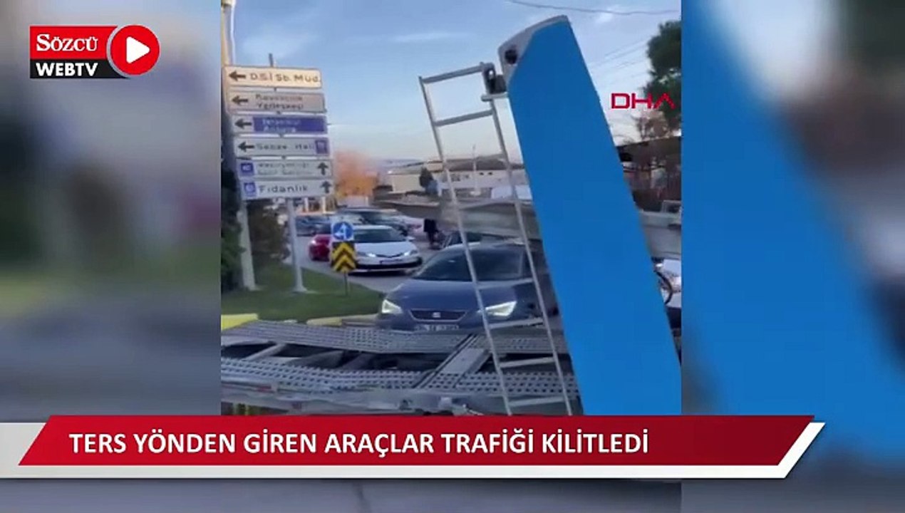 Ters yönden giren araçlar trafiği kilitledi, hastaya giden ambulans dakikalarca bekledi