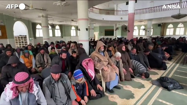 La preghiera dei palestinesi nel primo venerdi' di Ramadan a Gaza