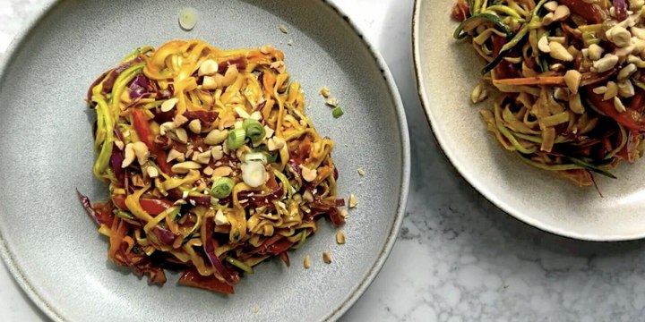 La recette des nouilles teriyaki aux légumes et aux arachides