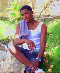 Esta chica puso un negocio con una moto que no era de ella